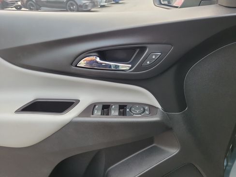 Used 2022 Chevrolet Equinox LT FWD image 17