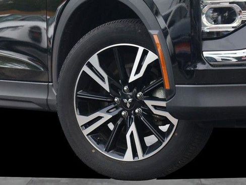 Used 2025 Mitsubishi Eclipse Cross SE AWD/4WD image 3