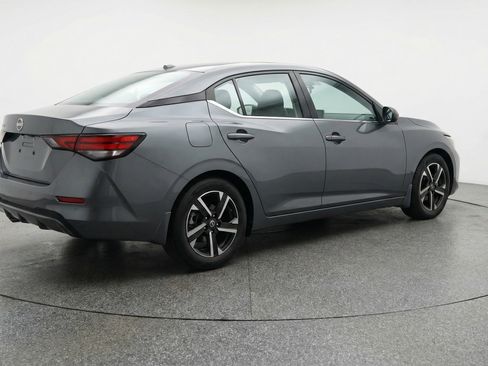 Used 2025 Nissan Sentra SV FWD image 9