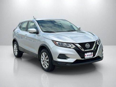 Used 2020 Nissan Rogue Sport S w/ Appearance Package FWD image 3