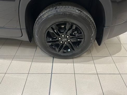 Used 2023 Chevrolet Traverse LT w/ Midnight/Sport Edition image 29