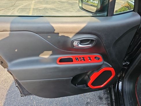 Used 2020 Jeep Renegade Altitude AWD/4WD image 20