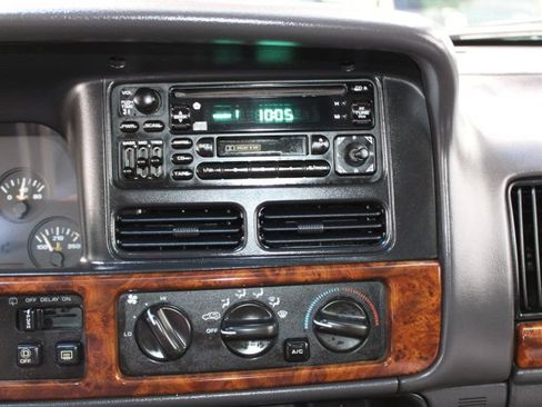 Used 1997 Jeep Grand Cherokee Laredo AWD/4WD image 28
