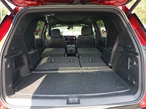 Used 2024 Chevrolet Traverse RS w/ LPO, Floor Liner Package FWD image 13