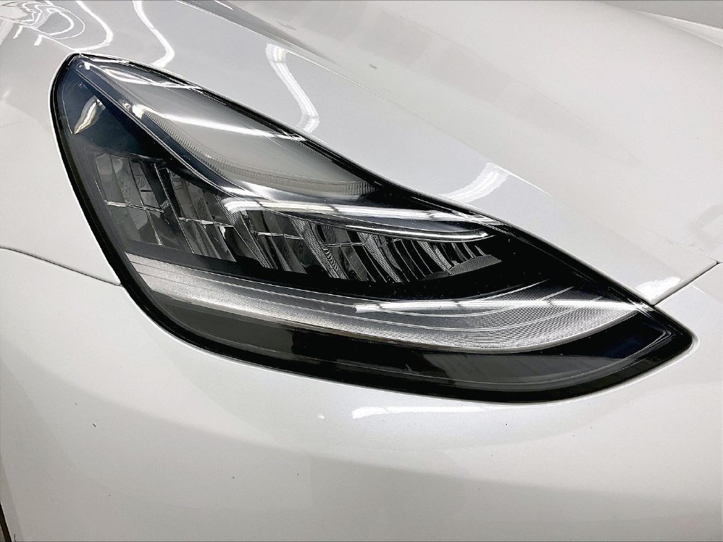 Used 2021 Tesla Model Y Long Range AWD/4WD image 29