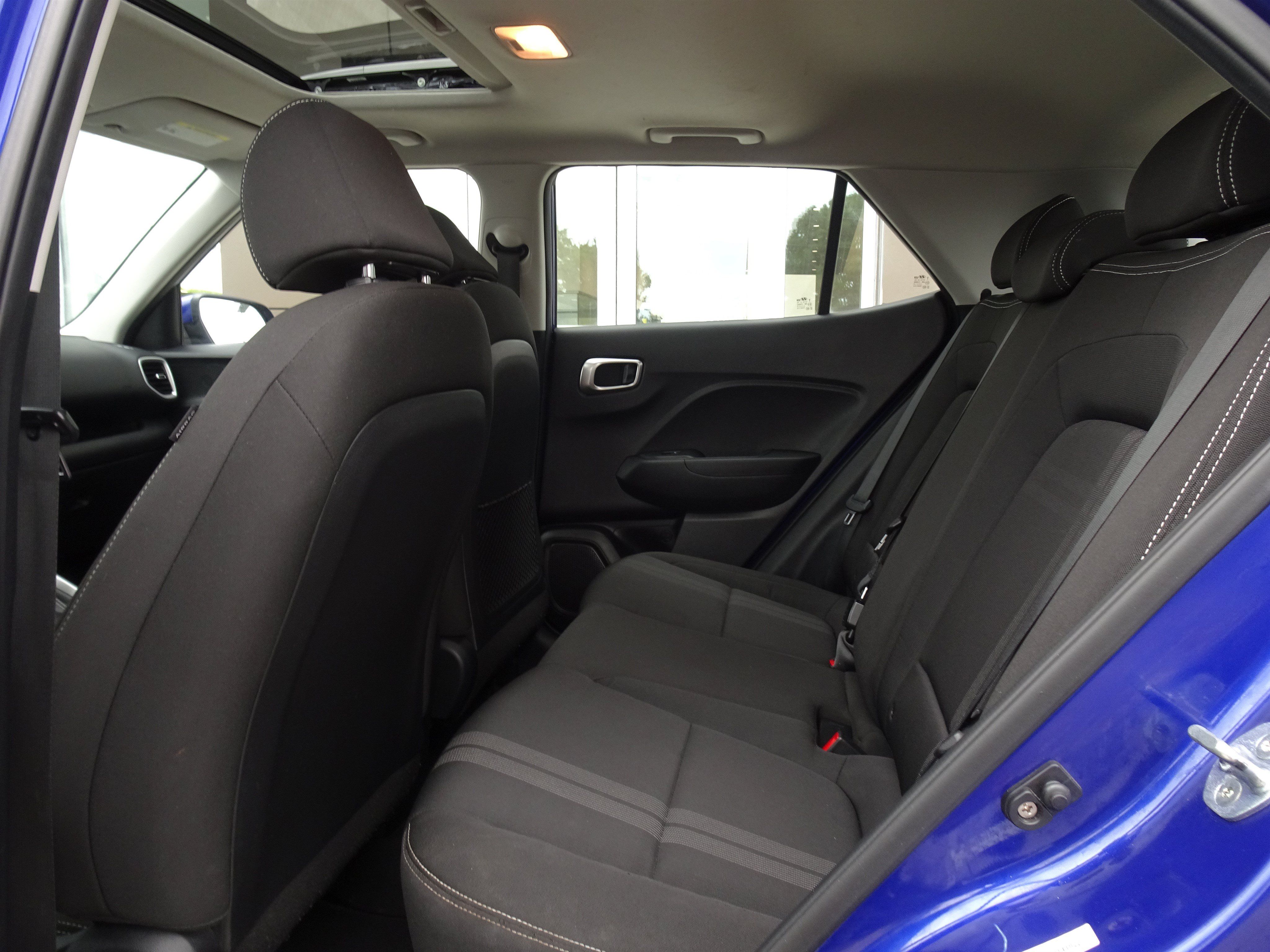 Used 2022 Hyundai Venue SEL FWD image 14