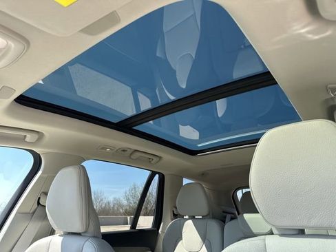 Certified 2023 Volvo XC90 B5 Plus w/ Protection Package Premier image 19