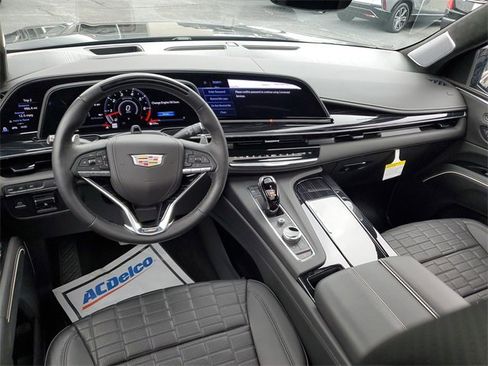 Certified 2024 Cadillac Escalade ESV V w/ LPO, ONYX Package image 9