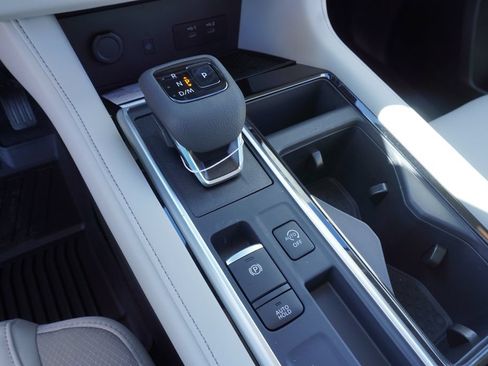 New 2026 Nissan Pathfinder SL FWD image 19