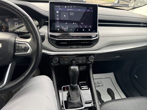 Used 2022 Jeep Compass Limited w/ Sun and Sound Group image 24