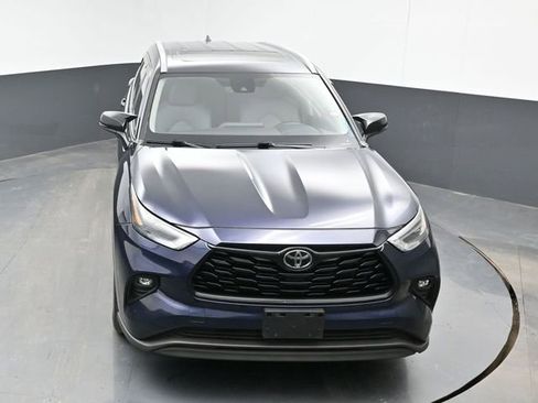 Used 2022 Toyota Highlander XLE image 15