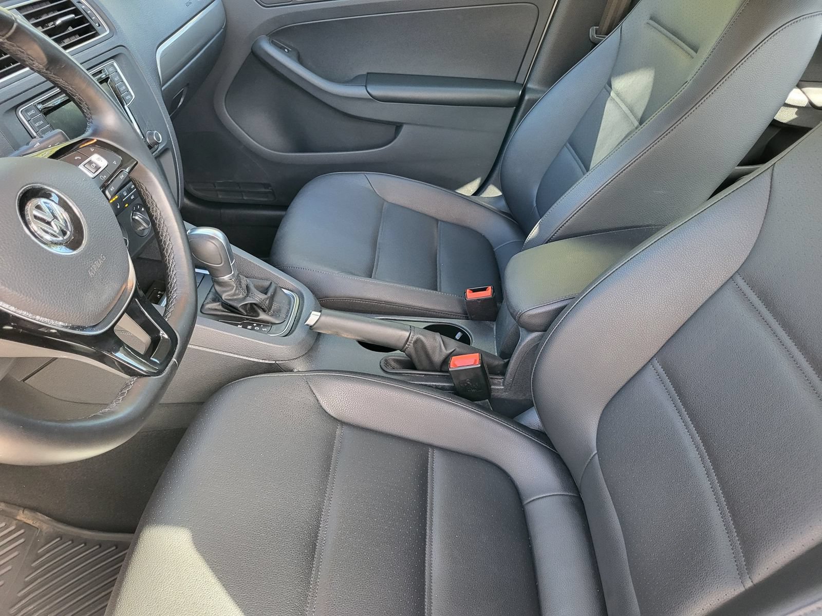 Used 2017 Volkswagen Jetta SE FWD image 28