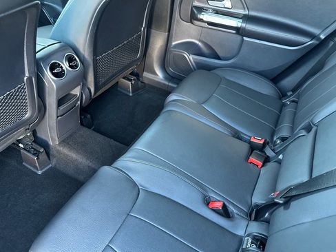 Used 2023 Mercedes-Benz GLB 250 image 26