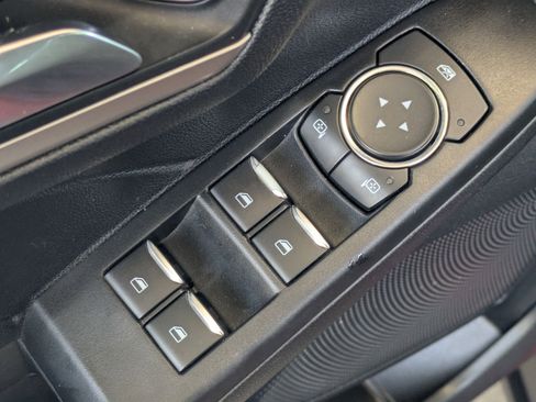 Used 2021 Ford Escape SE image 16