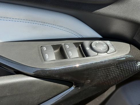 Used 2025 Chevrolet Trax LT FWD image 15