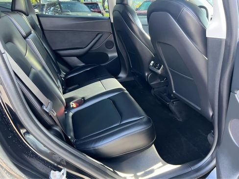 Used 2022 Tesla Model Y Performance AWD/4WD image 23