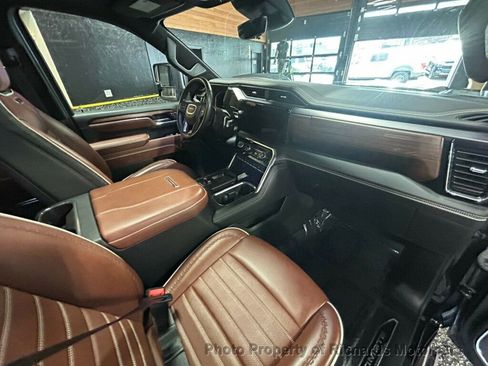 Used 2025 GMC Sierra 2500 Denali Ultimate AWD/4WD image 24