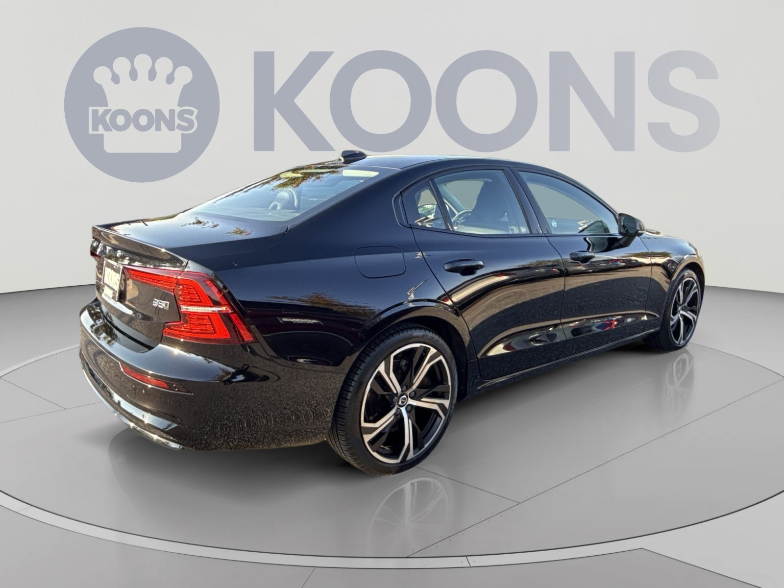 Used 2024 Volvo S60 B5 Plus w/ Climate Package AWD/4WD image 7