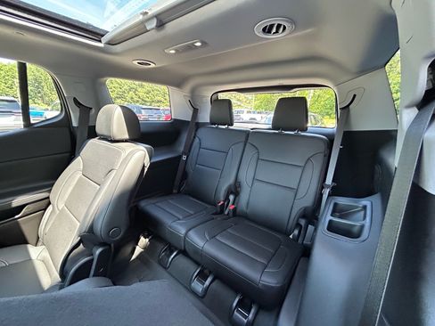 Used 2023 GMC Acadia SLT w/ Elevation Edition AWD/4WD image 9