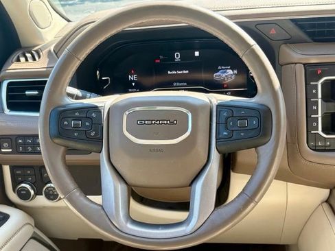 Used 2023 GMC Yukon XL Denali AWD/4WD image 20