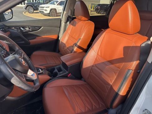 Used 2019 Nissan Rogue SL w/ Premium Package FWD image 12