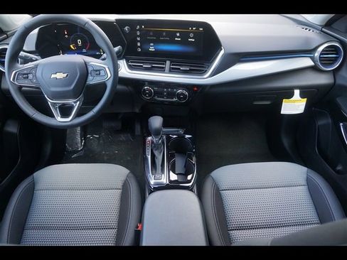 New 2026 Chevrolet Trax LT w/ Driver Confidence Package image 11