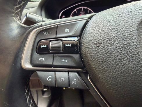 Used 2018 Honda Accord Sport image 15