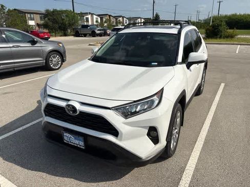 Used 2019 Toyota RAV4 XLE Premium FWD image 1