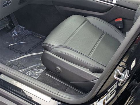 Certified 2026 Mercedes-Benz GLC 300 image 4