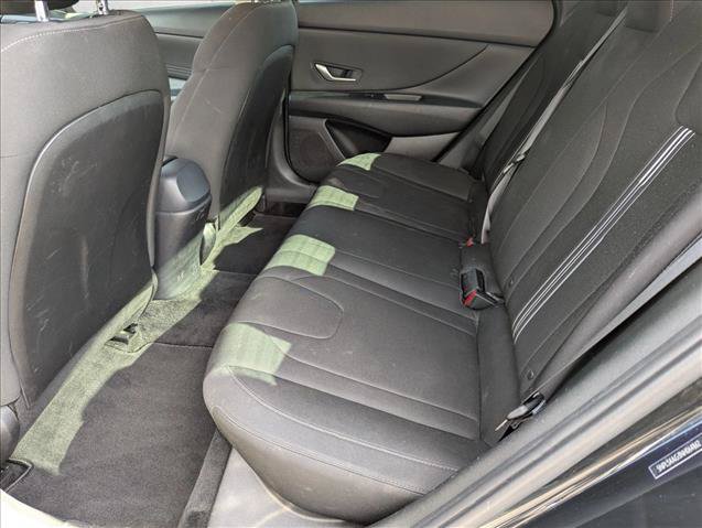 Used 2022 Hyundai Elantra SEL w/ Convenience Package FWD image 13