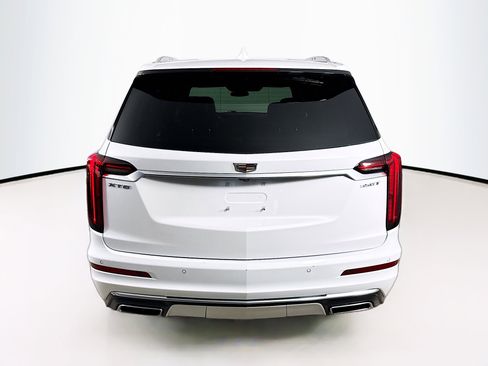 Used 2024 Cadillac XT6 Luxury image 32