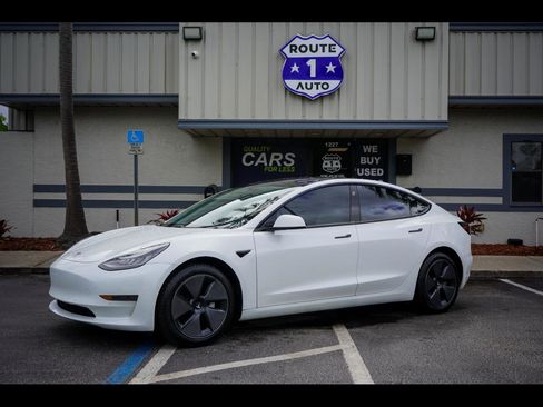 Used 2021 Tesla Model 3 Standard Range Plus RWD image 1