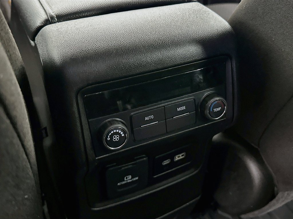 Used 2023 GMC Acadia SLE w/ Driver Convenience Package FWD image 32
