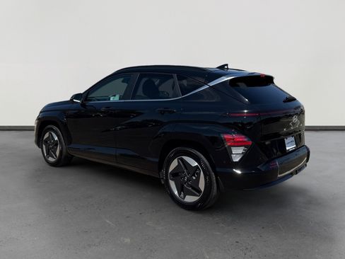Used 2024 Hyundai Kona Limited FWD image 3
