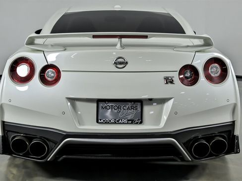Used 2019 Nissan GT-R Premium AWD/4WD image 11