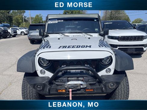 Used 2018 Jeep Wrangler Sport AWD/4WD image 3
