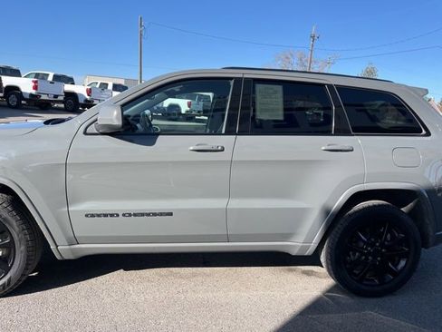 Used 2020 Jeep Grand Cherokee Altitude image 5