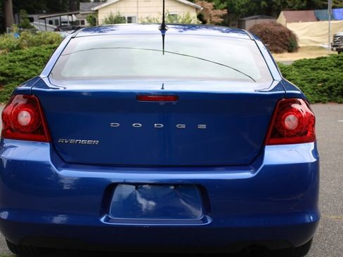 Used 2013 Dodge Avenger SE FWD image 10