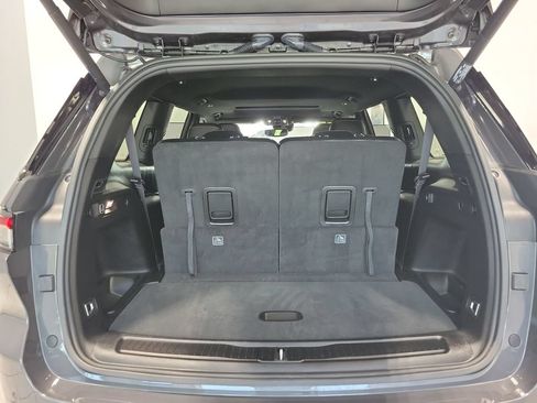 Used 2024 Jeep Grand Cherokee L Altitude AWD/4WD image 16