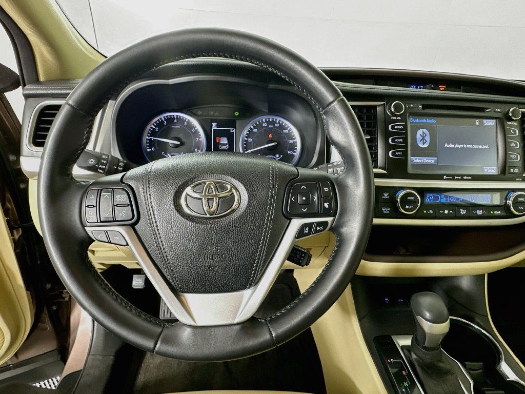 Used 2017 Toyota Highlander XLE FWD image 11