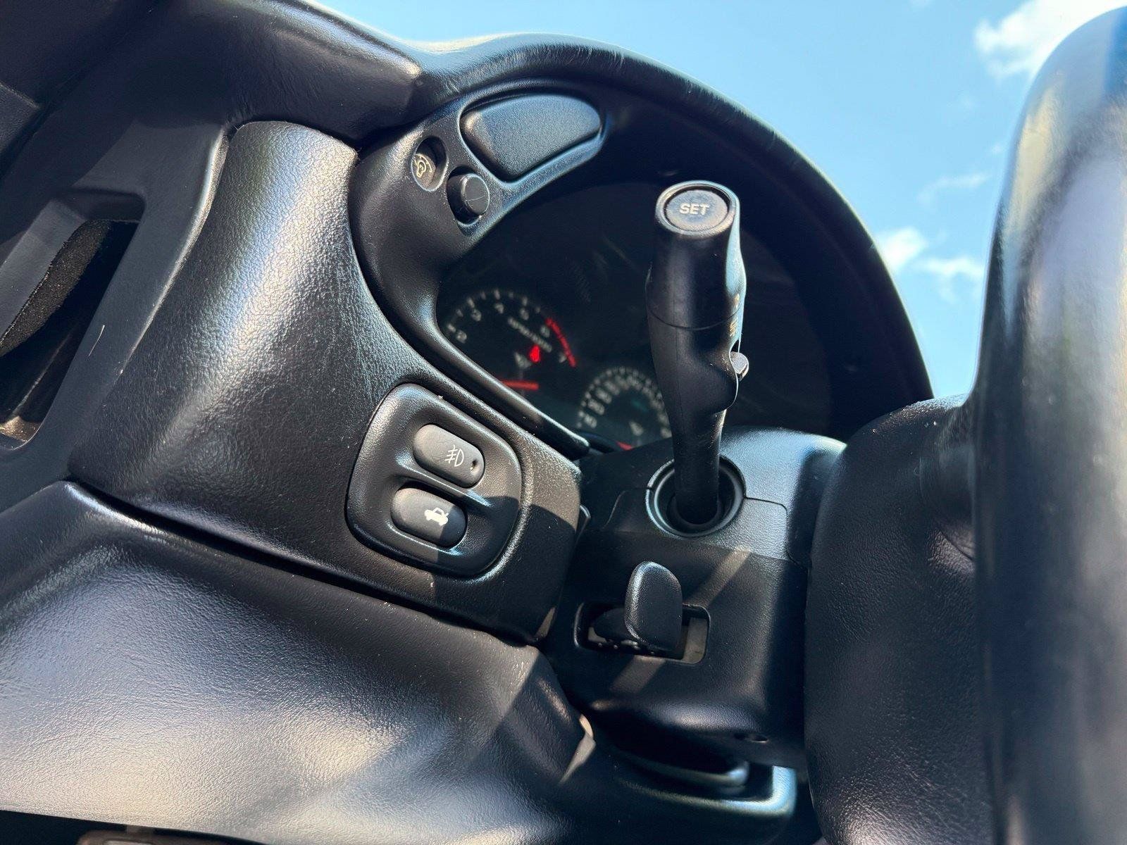 Used 1999 Chevrolet Corvette Convertible RWD image 25