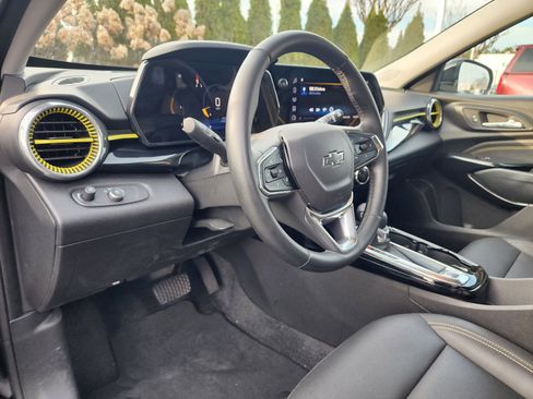 Used 2024 Chevrolet Trax ACTIV w/ Driver Confidence Package image 22