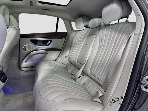 Used 2023 Mercedes-Benz EQS 580 4MATIC Sedan image 28
