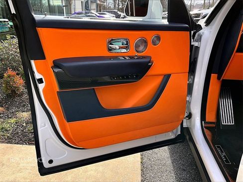 Certified 2021 Rolls-Royce Cullinan Black Badge image 19