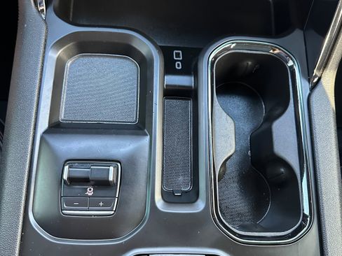 Used 2024 GMC Sierra 2500 AT4 w/ AT4 Premium Plus Package image 19