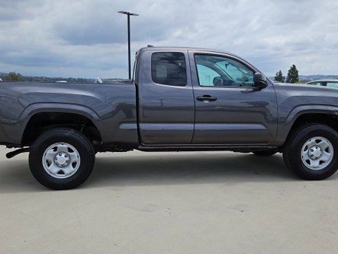 Used 2019 Toyota Tacoma SR RWD image 9