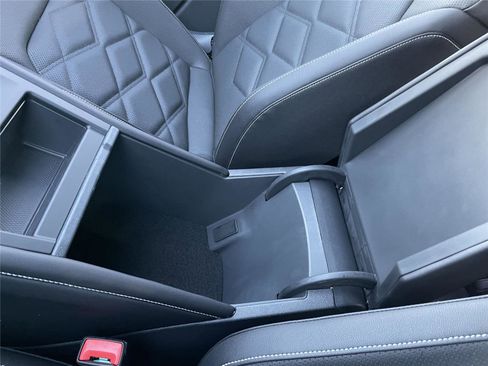 New 2026 Volkswagen Atlas SE image 31