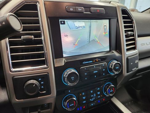 Used 2017 Ford F350 Lariat w/ Chrome Package image 24