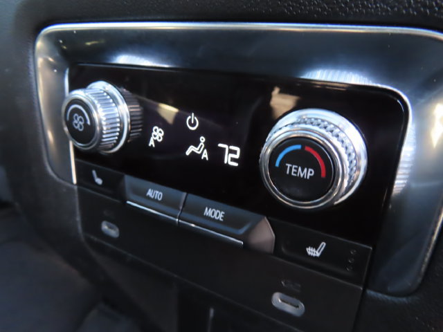 Used 2024 GMC Yukon XL SLT w/ SLT Luxury Package AWD/4WD image 50