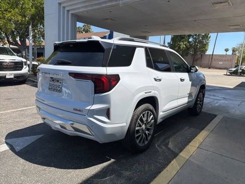 Used 2026 GMC Terrain Denali AWD/4WD image 2